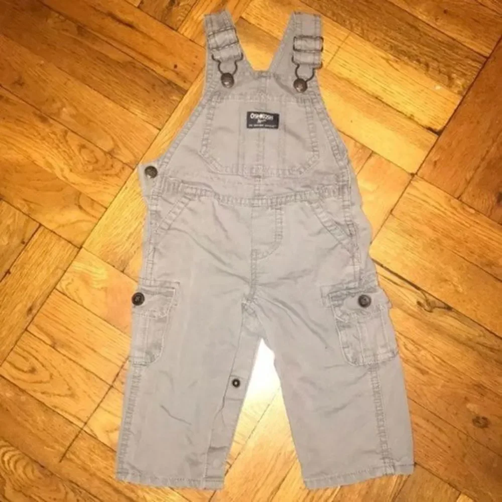 Oshkosh overalls size 9 months​​